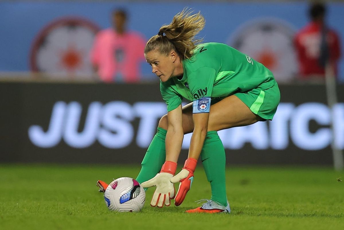 Aug 22, 2025; Bridgeview, Illinois, USA; Chicago Stars FC goalkeeper Alyssa Naeher (1) controls the ball during the second half of a match against the North Carolina Courage at SeatGeek Stadium. Mandatory Credit: Melissa Tamez-Imagn Images