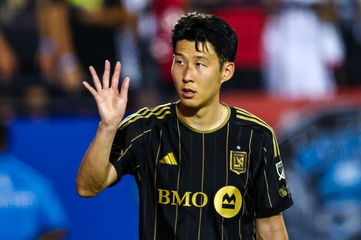 Aug 23, 2025; Frisco, Texas, USA;  Los Angeles FC forward Son Heung-Min (7) waves to fans after the game against FC Dallas at Toyota Stadium. Mandatory Credit: Kevin Jairaj-Imagn Images