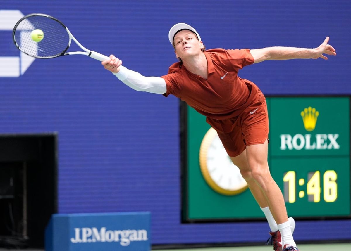Aug 28, 2025; Flushing, NY, USA; Jannik Sinner (ITA) hits to Alexei Popyrin (AUS) (not pictured) on day five of the 2025 U.S. Open tennis tournament at the USTA Billie Jean King National Tennis Center. Mandatory Credit: Robert Deutsch-Imagn Images