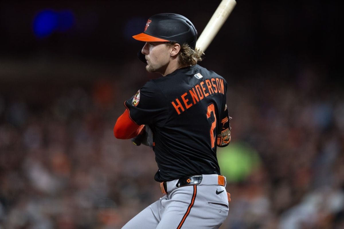 Aug 29, 2025; San Francisco, California, USA; Baltimore Orioles shortstop Gunnar Henderson (2) follows through on his single against the San Francisco Giants during the fifth inning at Oracle Park. Mandatory Credit: D. Ross Cameron-Imagn Images