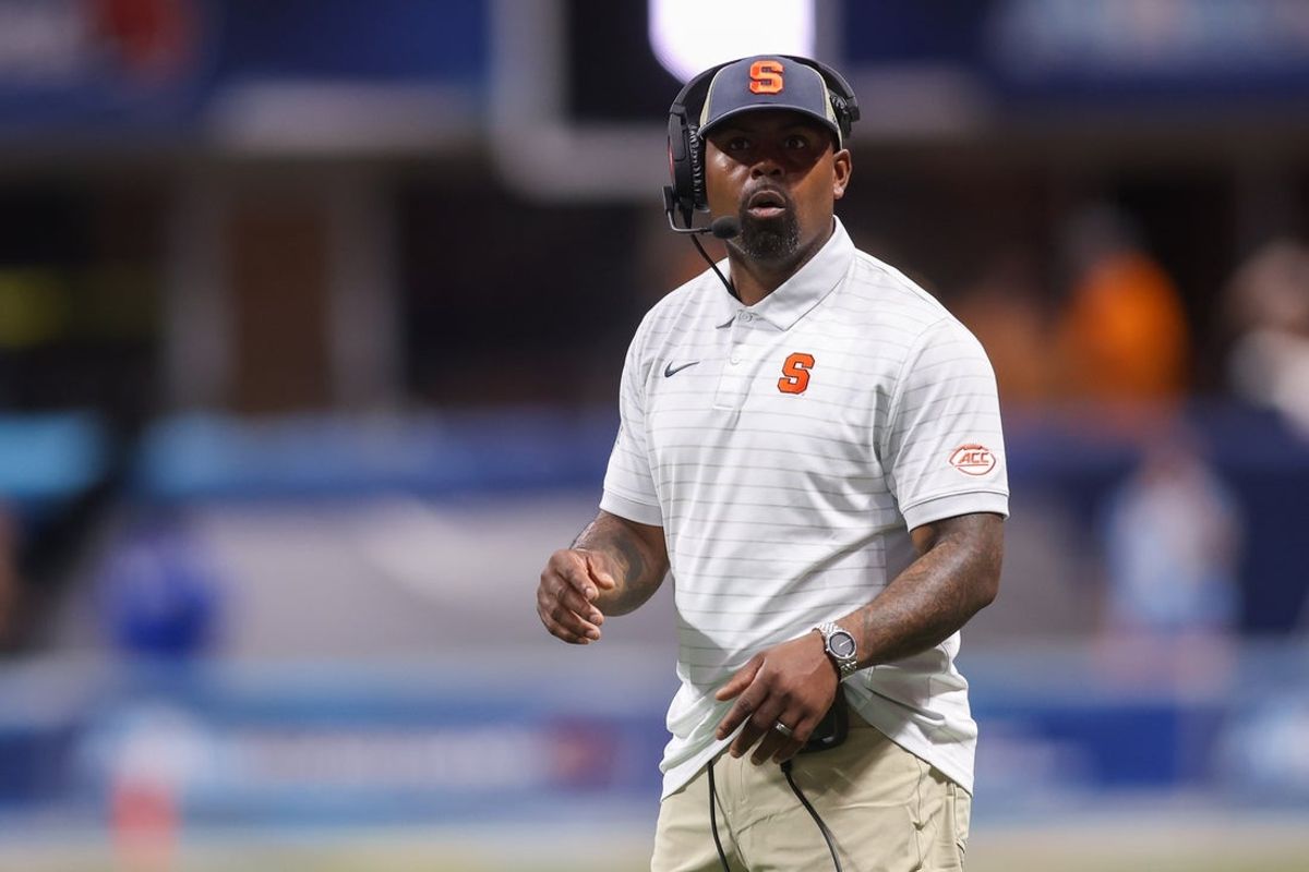 Aug 30, 2025; Atlanta, Georgia, USA; Syracuse Orange head coach Fran Brown on the sideline against the Tennessee Volunteers in the second quarter at Mercedes-Benz Stadium. Mandatory Credit: Brett Davis-Imagn Images
