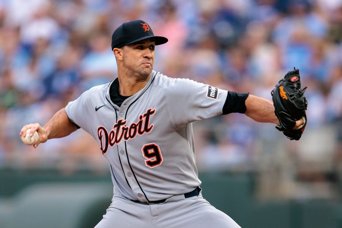 Aug 30, 2025; Kansas City, Missouri, USA; Detroit Tigers pitcher Jack Flaherty (9) pitches during the first inning against the Kansas City Royals at Kauffman Stadium. Mandatory Credit: William Purnell-Imagn Images