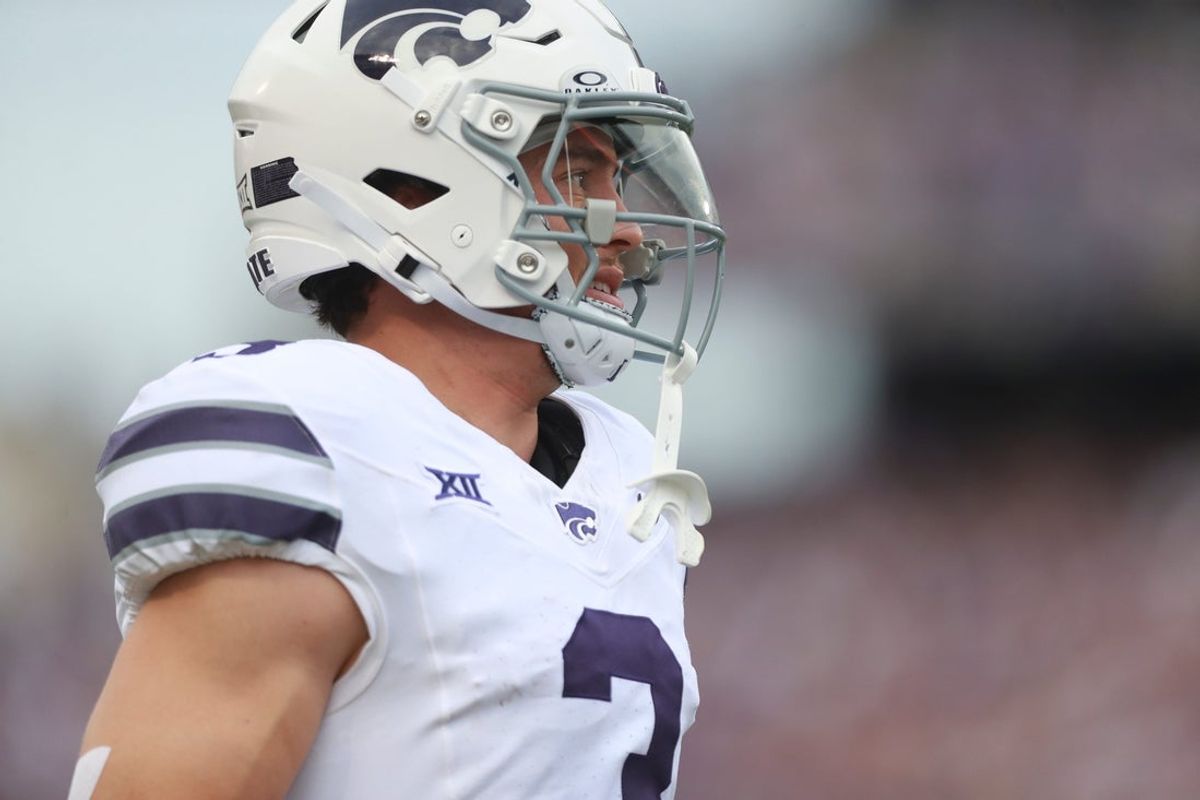 Kansas State Wildcats safety Gunner Maldonado (3) warms up on the sidelines during the first half against the North Dakota Fighting Hawks at Bill Snyder Family Stadium on Aug. 30, 2025.