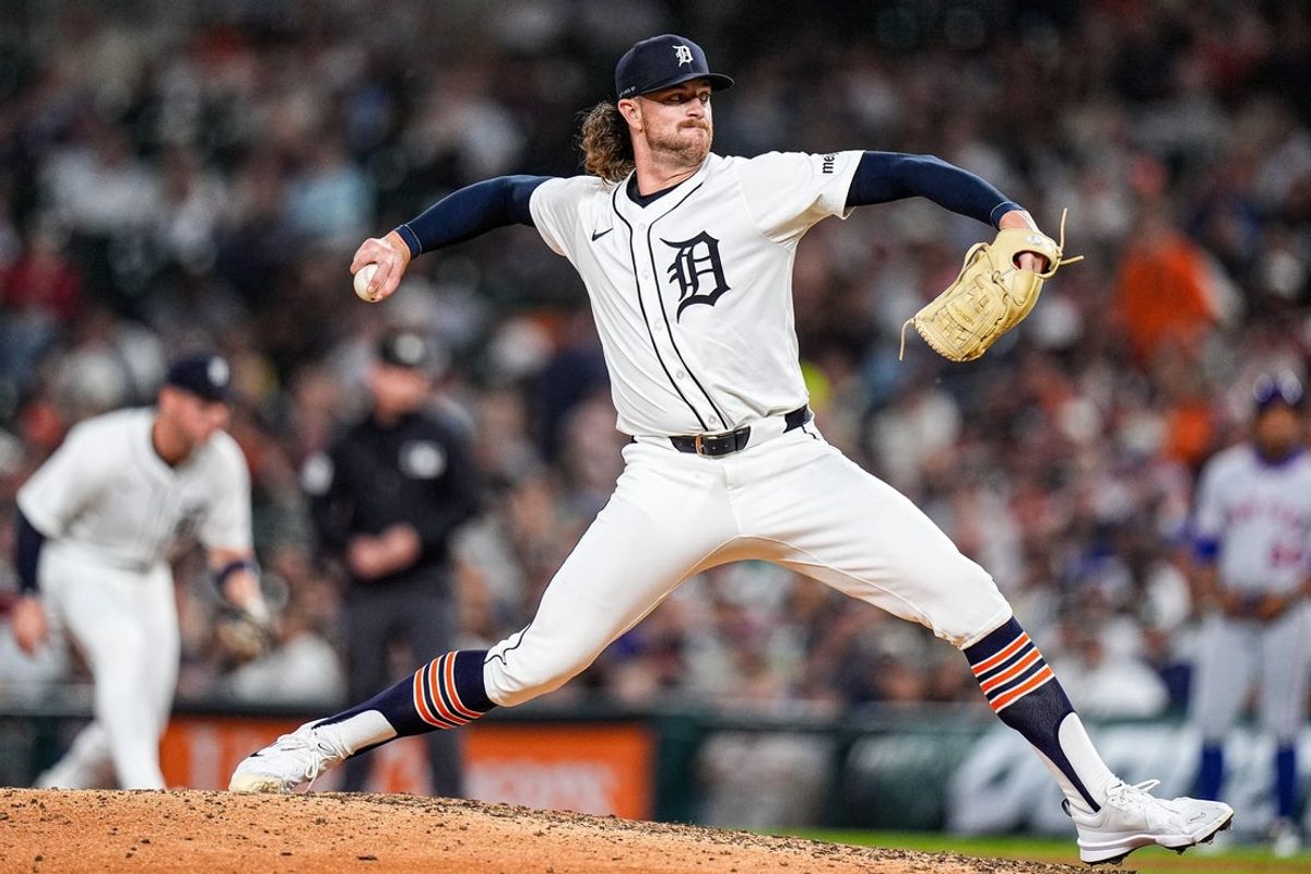 Detroit Tigers pitcher Chris Paddack (40) throws against New York Mets during the seventh inning at Comerica Park in Detroit on Tuesday, September 2, 2025.