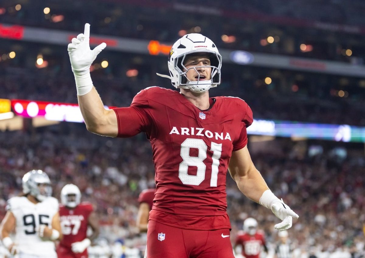 Aug 23, 2025; Glendale, Arizona, USA; Arizona Cardinals tight end Travis Vokolek (81) against the Las Vegas Raiders during a preseason NFL game at State Farm Stadium. Mandatory Credit: Mark J. Rebilas-Imagn Images