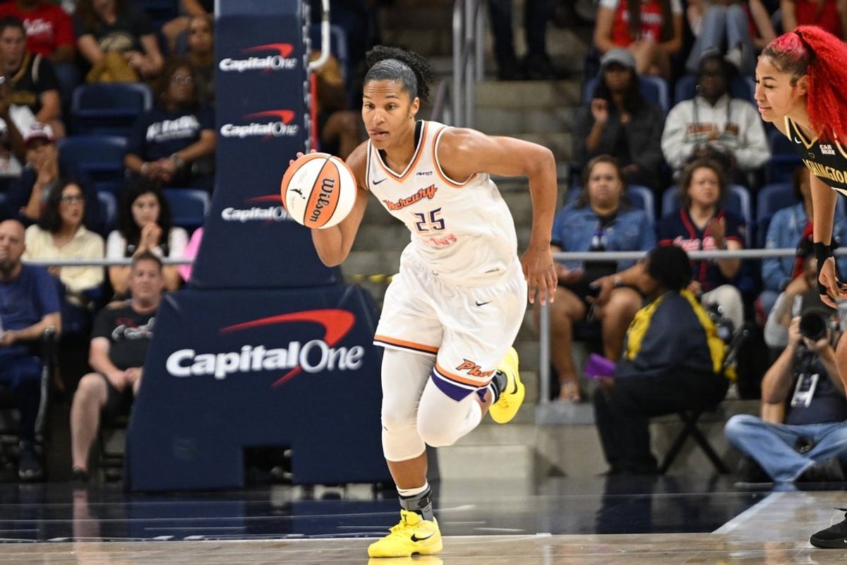 Sep 4, 2025; Washington, District of Columbia, USA;  Phoenix Mercury forward Alyssa Thomas (25) dribbles the ball against the Washington Mystics during the second quarter at CareFirst Arena. Mandatory Credit: Rafael Suanes-Imagn Images