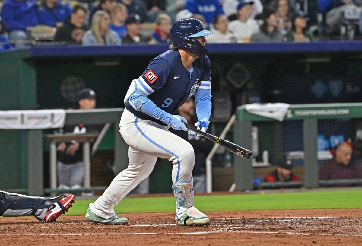 Sep 5, 2025; Kansas City, Missouri, USA;  Kansas City Royals first baseman Vinnie Pasquantino (9) singles in the third inning against the Minnesota Twins at Kauffman Stadium. Mandatory Credit: Peter Aiken-Imagn Images