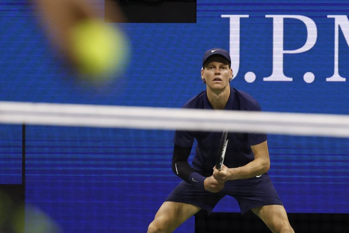 Sep 5, 2025; Flushing, NY, USA; Jannik Sinner (ITA) prepares to return serve against Felix Auger-Aliassime (CAN) (not pictured) in a men's singles semifinal on day thirteen of the 2025 US Open tennis championships at USTA Billie Jean King National Tennis Center. Mandatory Credit: Geoff Burke-Imagn Images