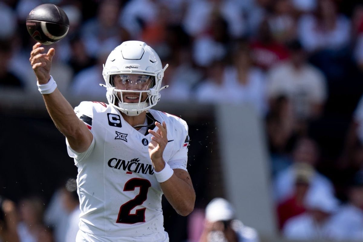 Cincinnati Bearcats quarterback Brendan Sorsby (2) throws a pass in the first quarter of the NCAA football game between the Cincinnati Bearcats and Bowling Green Falcons at Nippert Stadium in Cincinnati on Sept. 6, 2025.