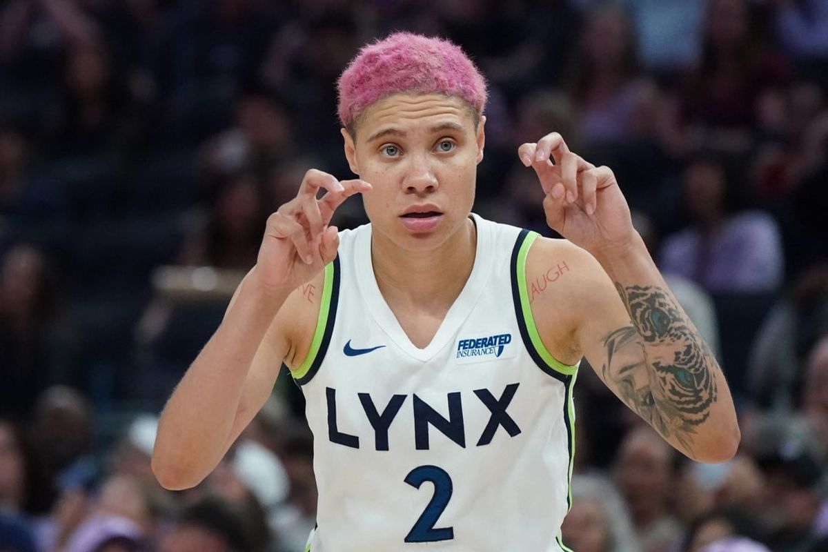 Sep 6, 2025; San Francisco, California, USA;  Minnesota Lynx guard Natisha Hiedeman (2) signals to teammates in the third quarter against the Golden State Valkyries at Chase Center. Mandatory Credit: David Gonzales-Imagn Images