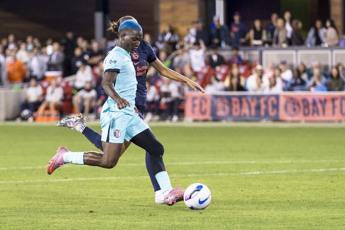 Sep 6, 2025; San Jose, California, USA;  Kansas City Current forward Temwa Chawinga (6) shoots and scores a goal against Bay FC during the second half at PayPal Park. Mandatory Credit: John Hefti-Imagn Images