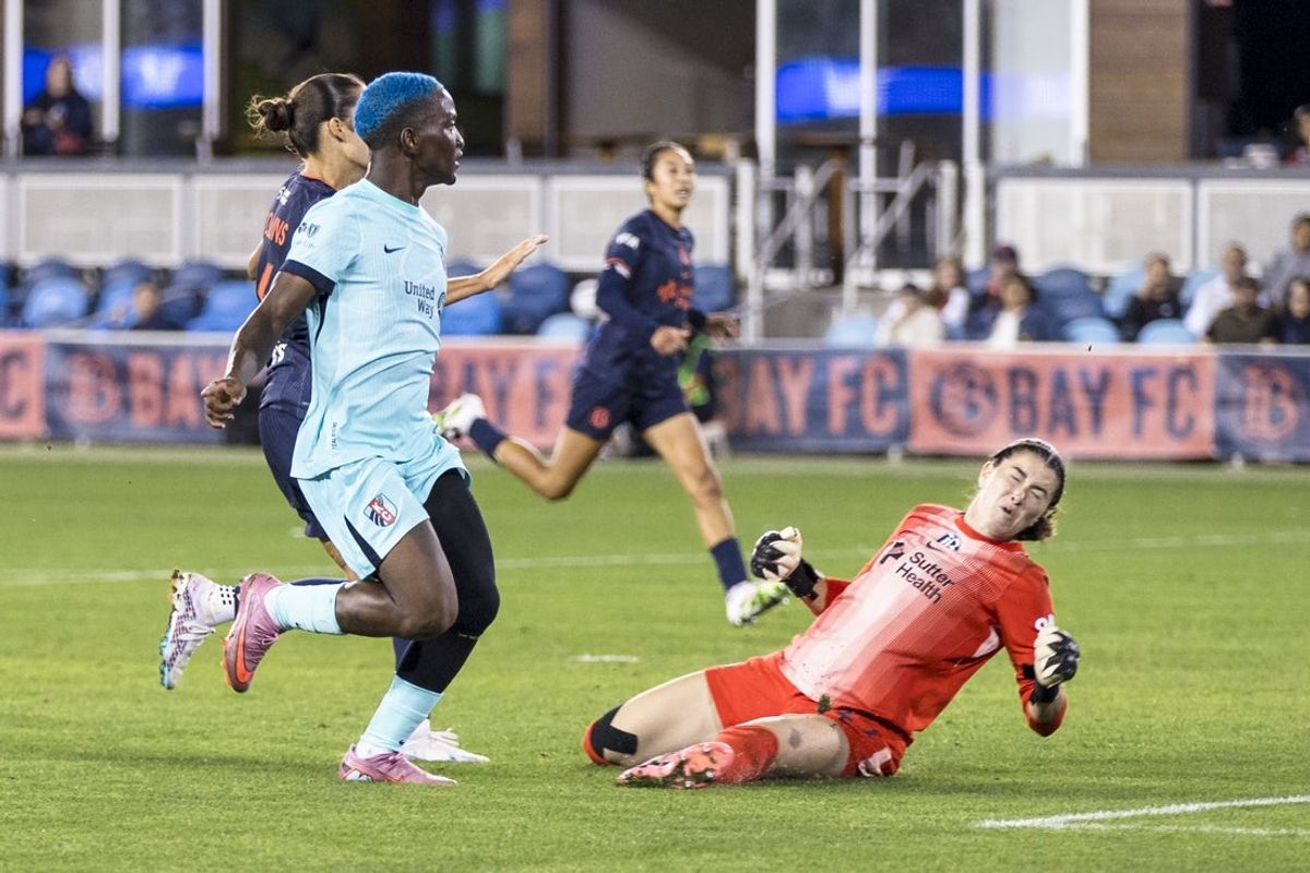 Sep 6, 2025; San Jose, California, USA;  Kansas City Current forward Temwa Chawinga (6) shoots and scores a goal against Bay FC during the second half at PayPal Park. Mandatory Credit: John Hefti-Imagn Images