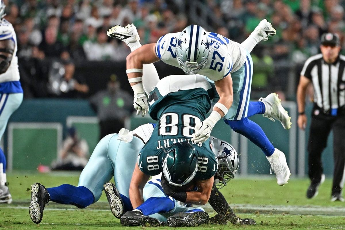 Sep 4, 2025; Philadelphia, Pennsylvania, USA; Philadelphia Eagles tight end Dallas Goedert (88) at Lincoln Financial Field. Mandatory Credit: Eric Hartline-Imagn Images