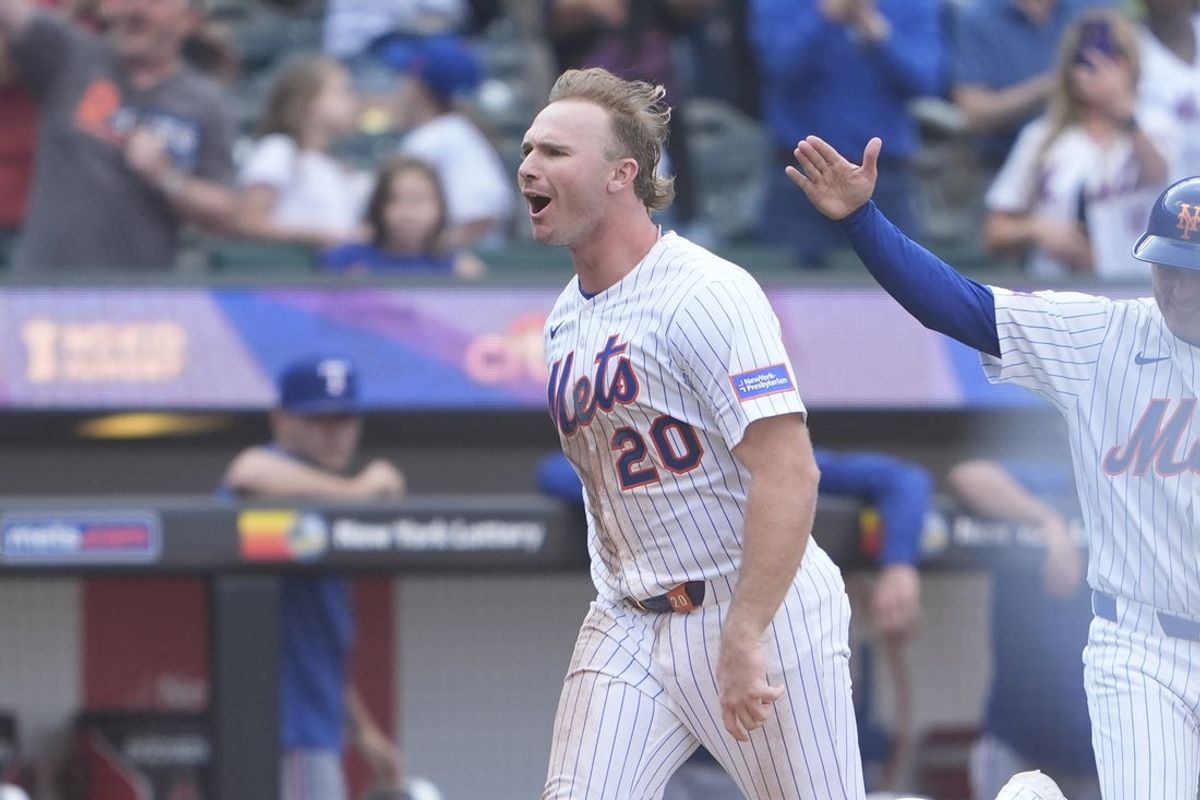 Sep 14, 2025; New York City, New York, USA; New York Mets first baseman Pete Alonso (20) reacts to hitting a walk off three run home run against the Texas Rangers during the tenth inning at Citi Field. Mandatory Credit: Gregory Fisher-Imagn Images