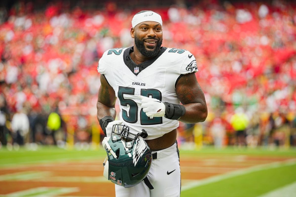Sep 14, 2025; Kansas City, Missouri, USA; Philadelphia Eagles defensive end Za'Darius Smith (52) prior to a game against the Kansas City Chiefs at GEHA Field at Arrowhead Stadium. Mandatory Credit: Jay Biggerstaff-Imagn Images