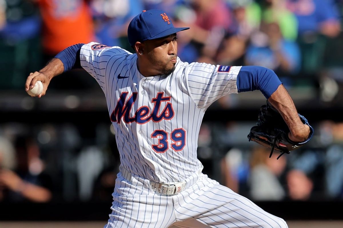 Sep 18, 2025; New York City, New York, USA; New York Mets relief pitcher Edwin Diaz (39) pitches against the San Diego Padres during the ninth inning at Citi Field. Mandatory Credit: Brad Penner-Imagn Images