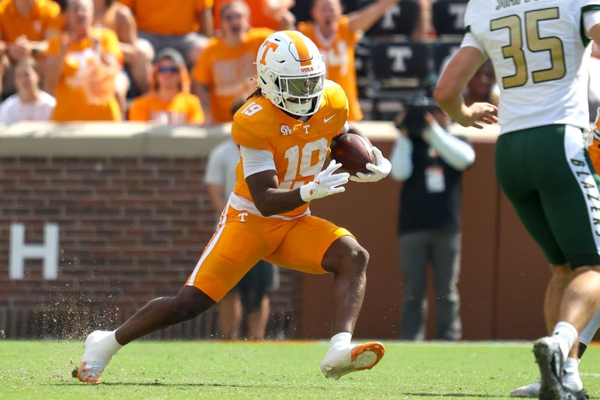 Sep 20, 2025; Knoxville, Tennessee, USA;  Tennessee Volunteers running back Daune Morris (19) runs the ball against the UAB Blazers during the second half at Neyland Stadium. Mandatory Credit: Randy Sartin-Imagn Images