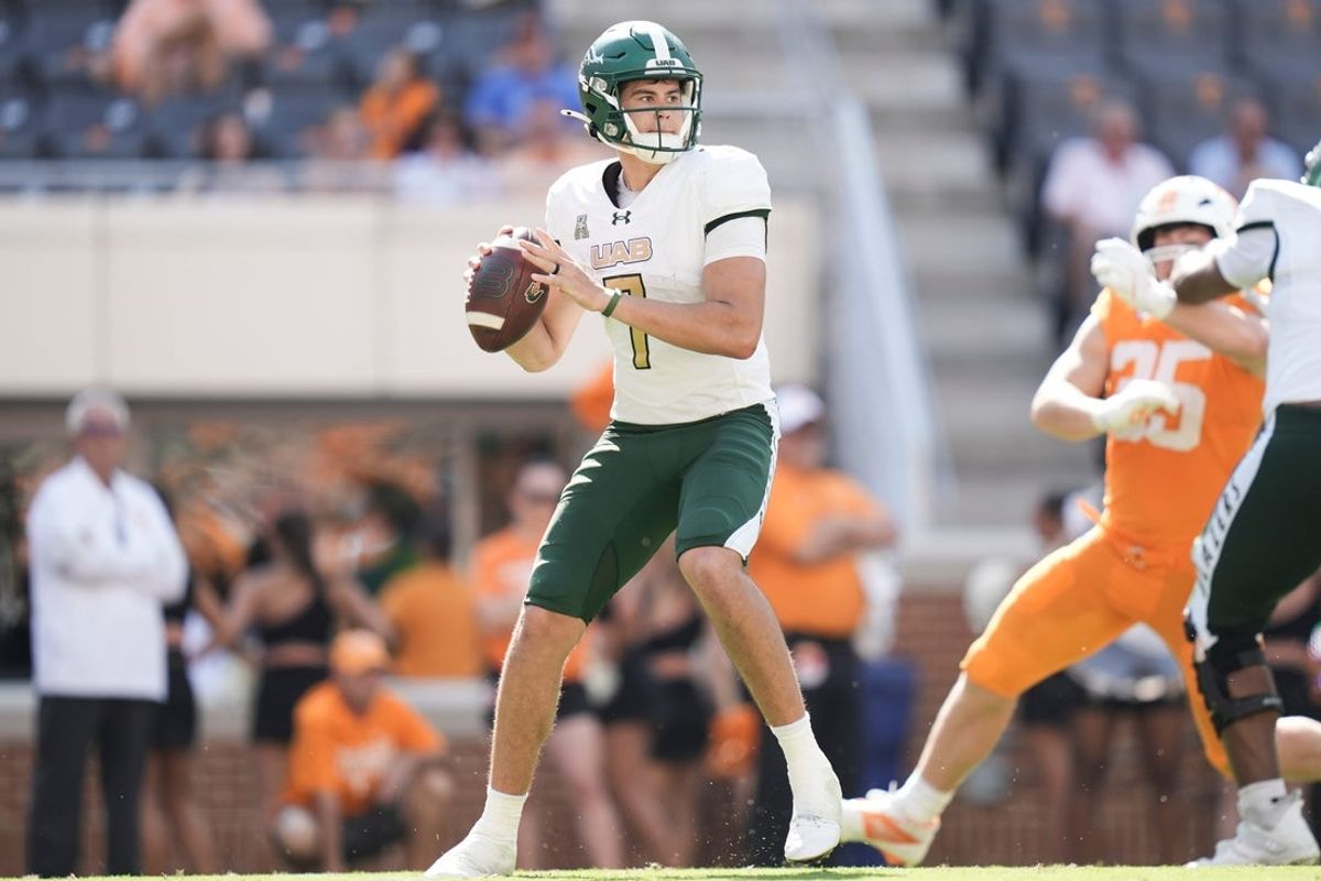 UAB quarterback Jalen Kitna (7) looks to pass during a college football game between Tennessee and UAB at Neyland Stadium in Knoxville, Tenn., on Sept. 20, 2025. Tennessee defeated UAB.