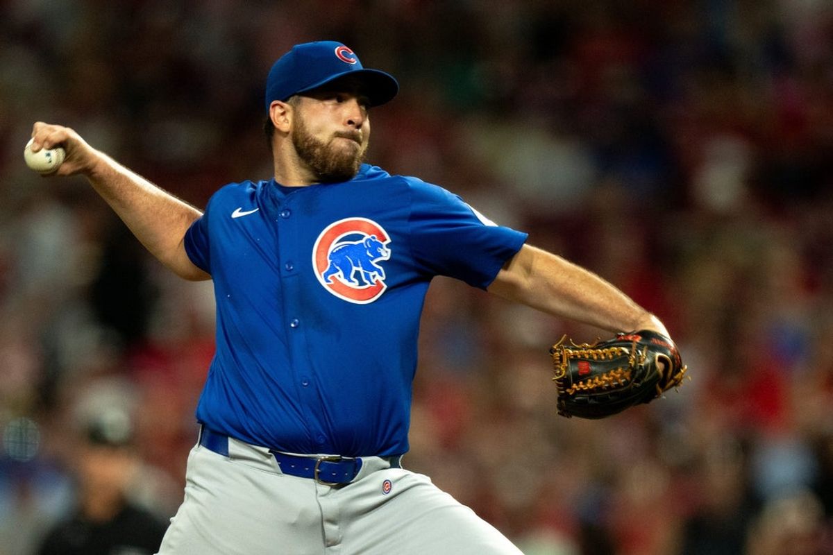Chicago Cubs pitcher Aaron Civale (38) pitches in the sixth inning between Cincinnati Reds and Chicago Cubs at Great American Ball Park in Cincinnati on Sept. 20, 2025.