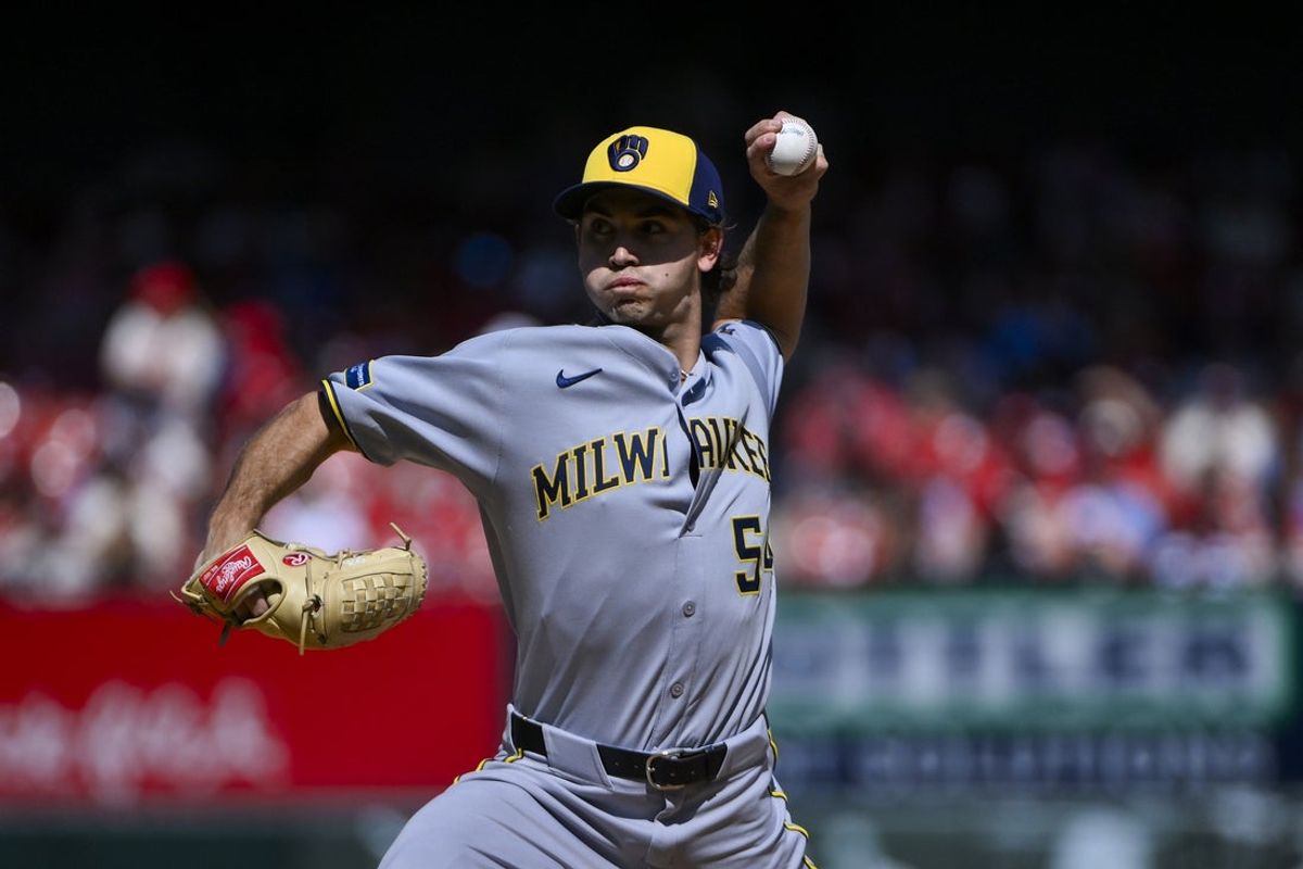 Sep 21, 2025; St. Louis, Missouri, USA; Milwaukee Brewers starting pitcher Robert Gasser (54) pitches against the St. Louis Cardinals during the first inning at Busch Stadium. Mandatory Credit: Jeff Curry-Imagn Images