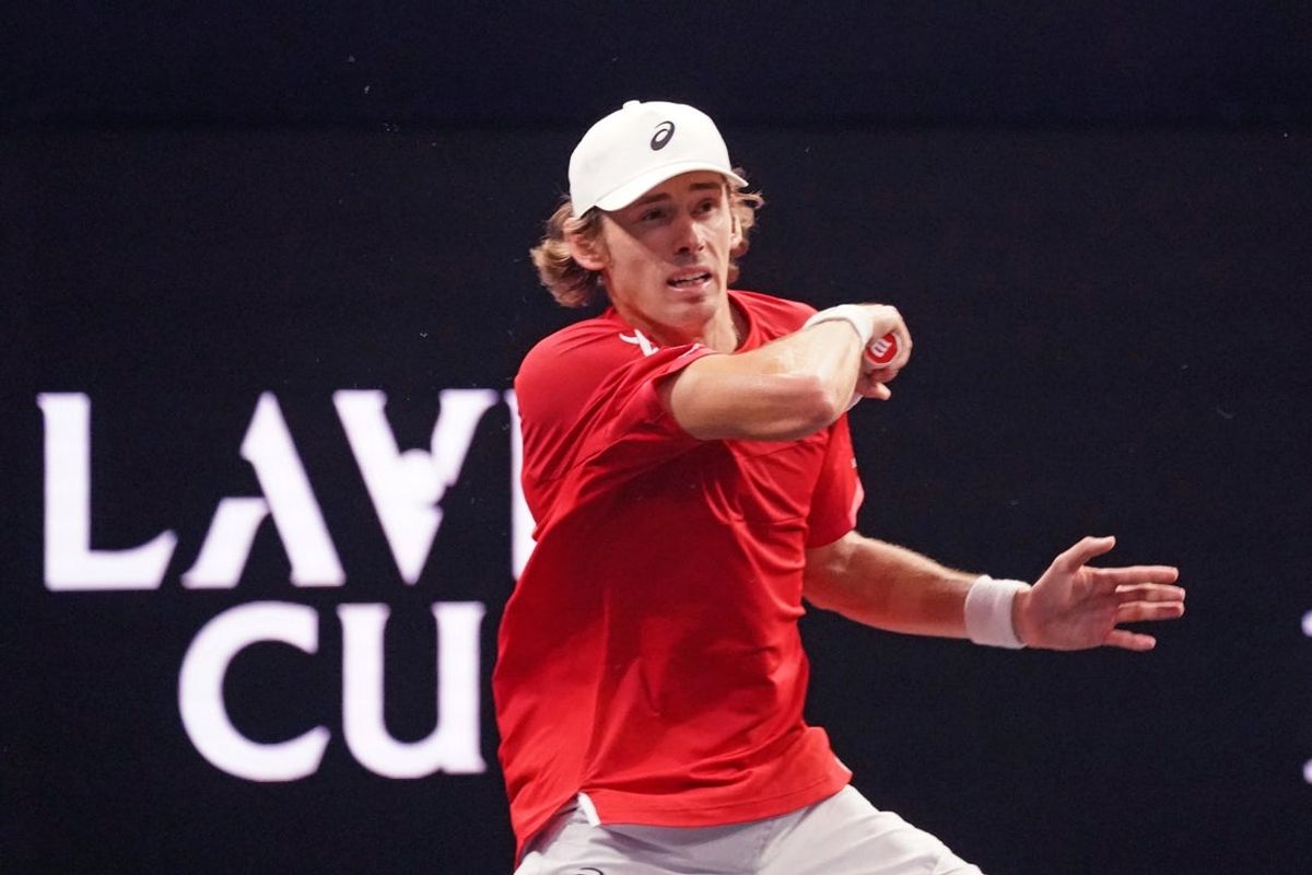 Sep 21, 2025; San Francisco, CA, USA;  Team World player Alex de Minaur returns a shot against Team Europe player Jakub Mensik during the Laver Cup at Chase Center. Mandatory Credit: David Gonzales-Imagn Images