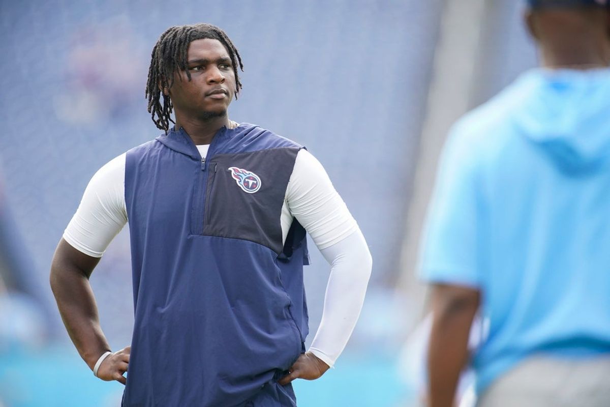 Tennessee Titans quarterback Cam Ward (1) warms up before the game against the Indianapolis Colts at Nissan Stadium in Nashville, Tenn., Sunday, Sept. 21, 2025.