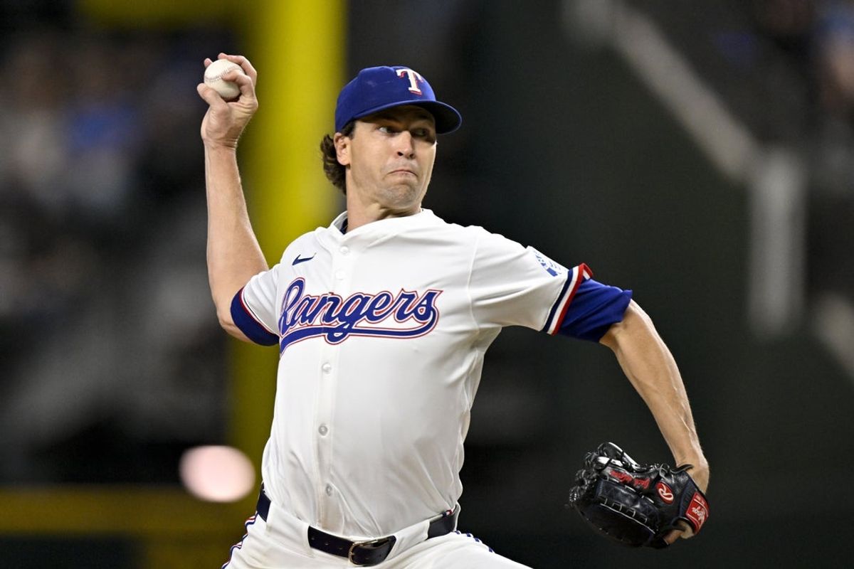 Sep 24, 2025; Arlington, Texas, USA; Texas Rangers starting pitcher Jacob deGrom (48) throws the ball during the third inning against the Minnesota Twins at Globe Life Field. Mandatory Credit: Jerome Miron-Imagn Images