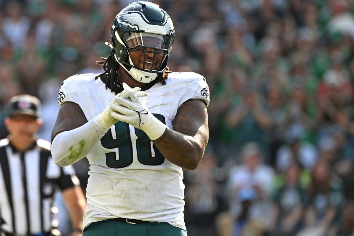 Sep 21, 2025; Philadelphia, Pennsylvania, USA; Philadelphia Eagles defensive tackle Jalen Carter (98) against the Los Angeles Rams at Lincoln Financial Field. Mandatory Credit: Eric Hartline-Imagn Images