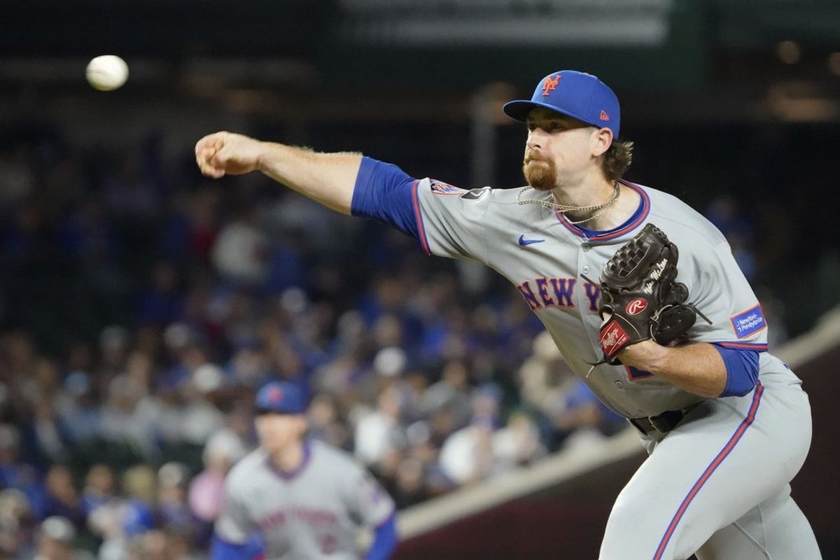 Sep 25, 2025; Chicago, Illinois, USA; New York Mets pitcher Nolan McLean (26) throws the ball against the Chicago Cubs during the first inning at Wrigley Field. Mandatory Credit: David Banks-Imagn Images