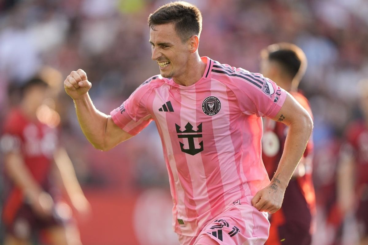 Sep 27, 2025; Toronto, Ontario, CAN; Inter Miami CF forward Tadeo Allende (21) reacts after scoring against Toronto FCduring the first half at BMO Field. Mandatory Credit: John E. Sokolowski-Imagn Images