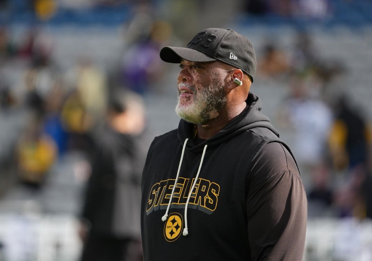 Sep 28, 2025; Dublin, Ireland; Pittsburgh Steelers head coach Mike Tomlin on the sidelines prior to a game against the Minnesota Vikings during an NFL International Series game at Croke Park. Mandatory Credit: Kirby Lee-Imagn Images
