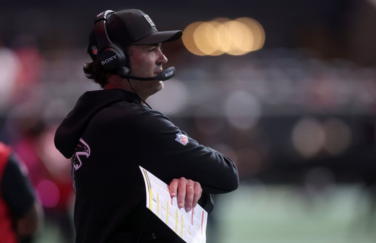 Sep 28, 2025; Atlanta, Georgia, USA; Atlanta Falcons offensive coordinator Zac Robinson during the first quarter against the Washington Commanders at Mercedes-Benz Stadium. Mandatory Credit: Brett Davis-Imagn Images