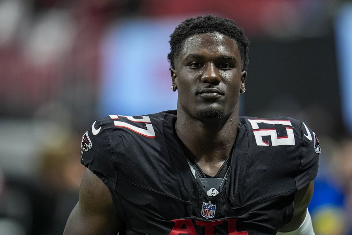 Sep 28, 2025; Atlanta, Georgia, USA; Atlanta Falcons linebacker James Pearce Jr. (27) on the field during the game against the Washington Commanders at Mercedes-Benz Stadium. Mandatory Credit: Dale Zanine-Imagn Images