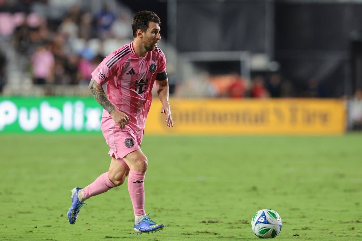Sep 30, 2025; Fort Lauderdale, Florida, USA; Inter Miami CF forward Lionel Messi (10) dribbles the ball against Chicago Fire during the second half at Chase Stadium. Mandatory Credit: Sam Navarro-Imagn Images