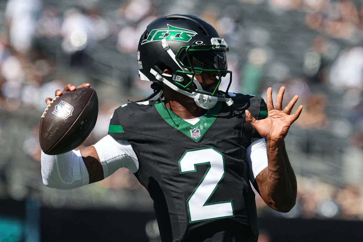 Oct 5, 2025; East Rutherford, New Jersey, USA; New York Jets quarterback Tyrod Taylor (2) warms up before the game against the Dallas Cowboys at MetLife Stadium. Mandatory Credit: Vincent Carchietta-Imagn Images