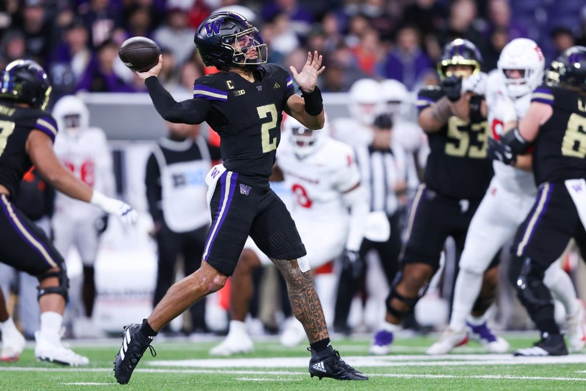 Oct 10, 2025; Seattle, Washington, USA; Washington Huskies quarterback Demond Williams Jr. (2) prepares to throw the ball during the first half against the Rutgers Scarlet Knights  at Husky Stadium. Mandatory Credit: Kevin Ng-Imagn Images