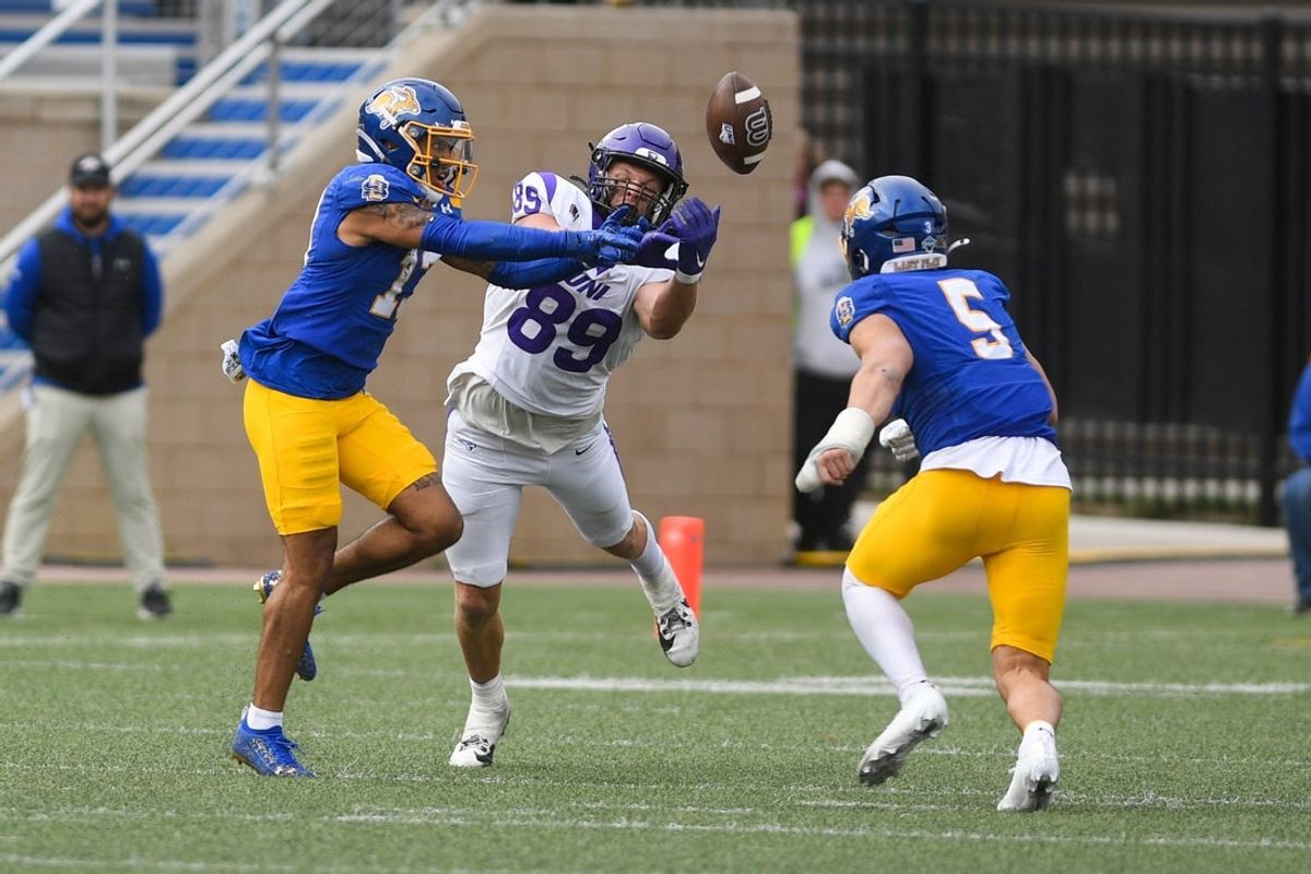 Northern Iowa Panthers tight end Parker Sutherland (89) goes for the catch during a game against South Dakota State Jackrabbits on Saturday, Oct. 11, 2025, at Dana J. Dykhouse Stadium in Brookings, South Dakota.