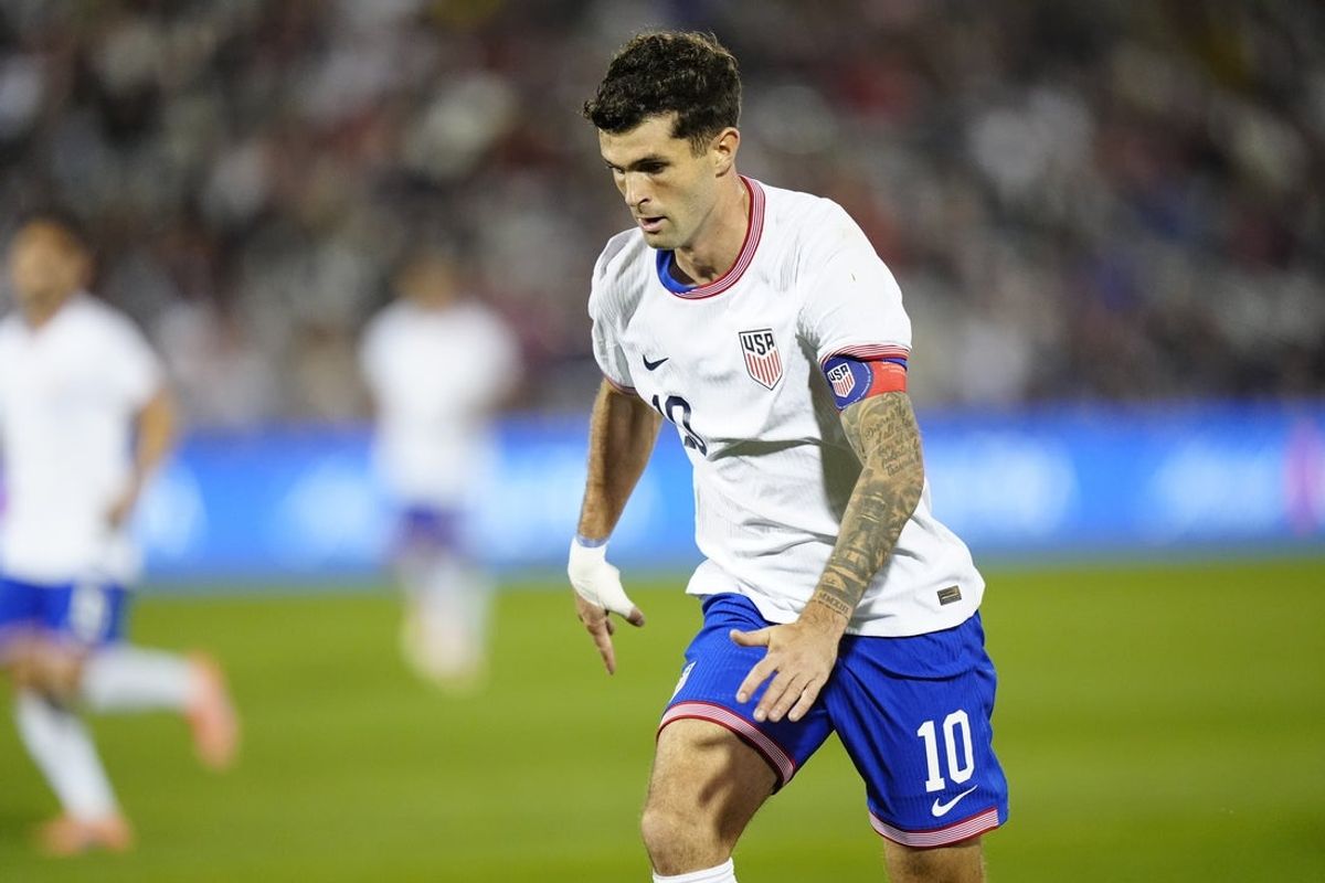 Oct 14, 2025; Commerce City, Colorado, USA; USA forward Christian Pulisic (10) during the first half against Australia at Dick's Sporting Goods Park. Mandatory Credit: Ron Chenoy-Imagn Images