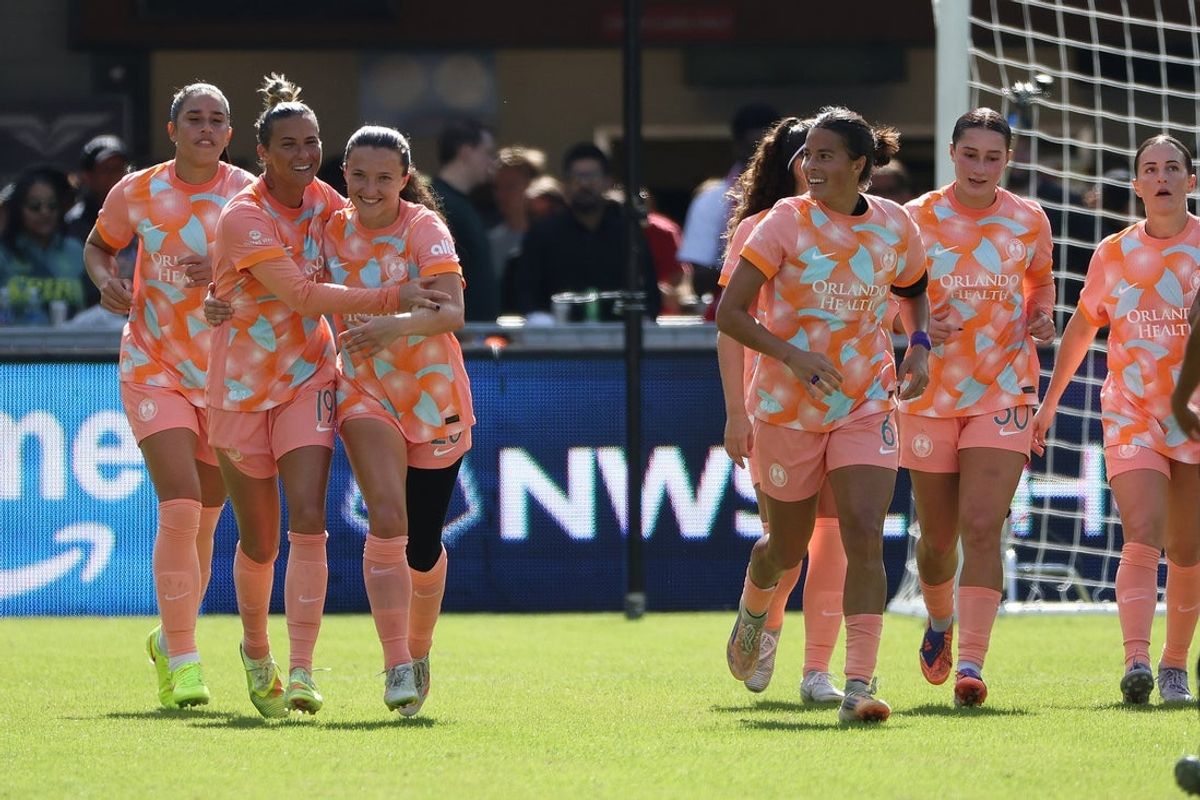 Oct 18, 2025; Washington, District of Columbia, USA; Orlando Pride defender Kerry Abello (25) celebrates with her teammates after scoring a goal during the first half against the Washington Spirit at Audi Field. Mandatory Credit: Daniel Kucin Jr.-Imagn Images