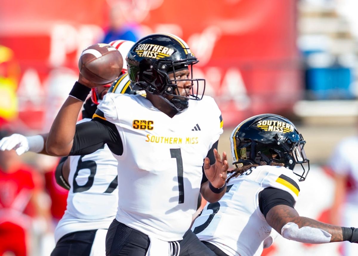 Golden Eagles Quarterback Braylon Braxton 1, Louisianas Ragin Cajuns take on Southern Miss at Our Lady of Lourdes Stadium in Lafayette, LA. Saturday, Oct. 18, 2025.