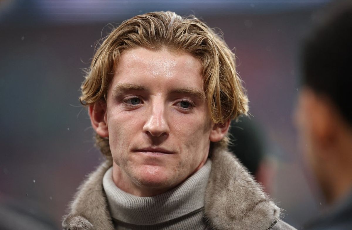 Oct 19, 2025; London, United Kingdom; Newcastle United player Anthony Gordon. Mandatory Credit: Andrew Boyers-Reuters via Imagn Images