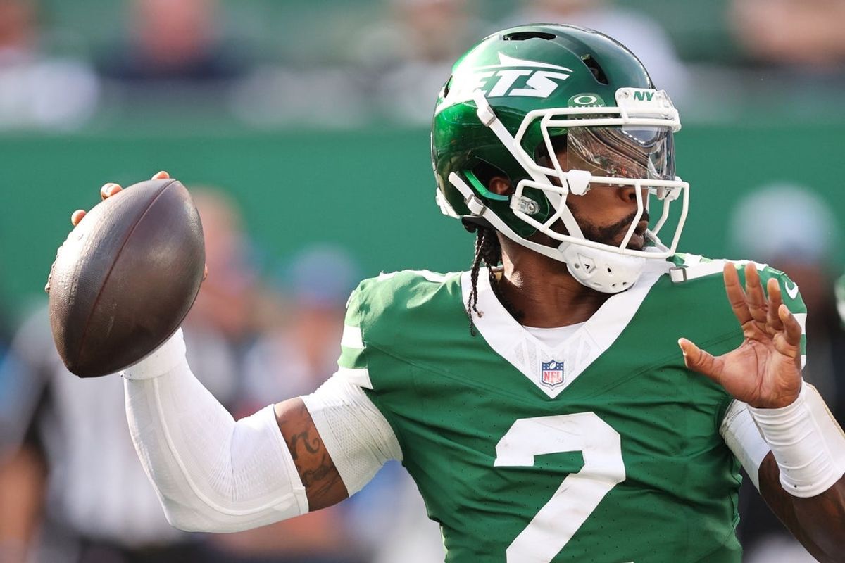 Oct 19, 2025; East Rutherford, New Jersey, USA; New York Jets quarterback Tyrod Taylor (2) throws the ball in the third quarter against the Carolina Panthers at MetLife Stadium. Mandatory Credit: Vincent Carchietta-Imagn Images