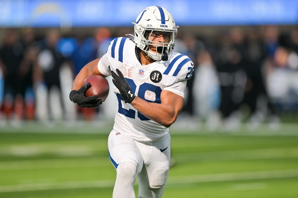 Oct 19, 2025; Inglewood, California, USA; Indianapolis Colts running back Jonathan Taylor (28) runs with the ball in the second half against the Los Angeles Chargers at SoFi Stadium. Mandatory Credit: Jayne Kamin-Oncea-Imagn Images