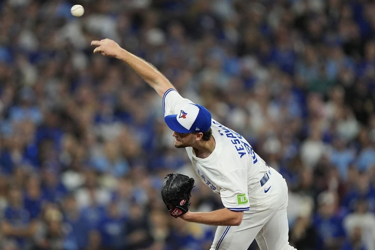 Oct 19, 2025; Toronto, Ontario, CAN; Toronto Blue Jays pitcher Trey Yesavage (39) pitches against the Seattle Mariners in the first inning during game six of the ALCS round for the 2025 MLB playoffs at Rogers Centre. Mandatory Credit: John E. Sokolowski-Imagn Images
