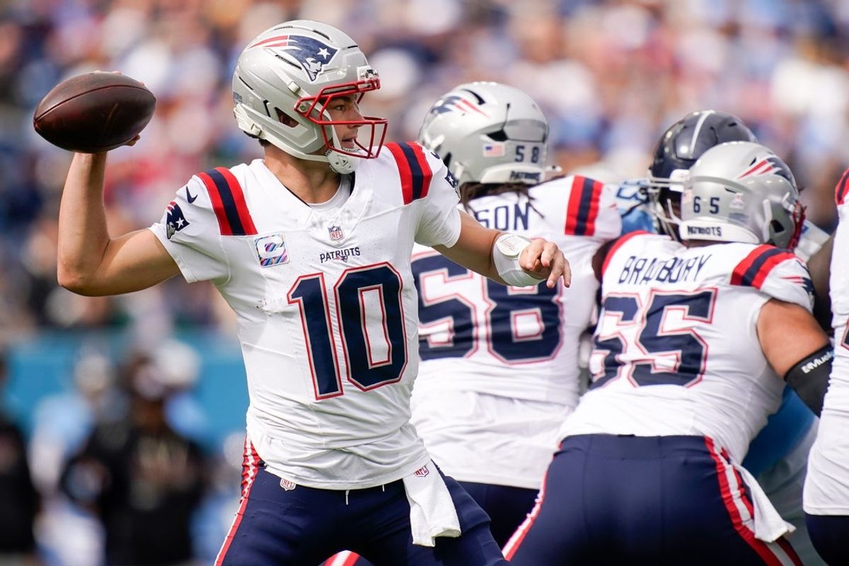 New England Patriots quarterback Drake Maye (10) fires the ball downfield during the first quarter against the Tennessee Titans at Nissan Stadium in Nashville, Tenn., Sunday, Oct. 19, 2025.