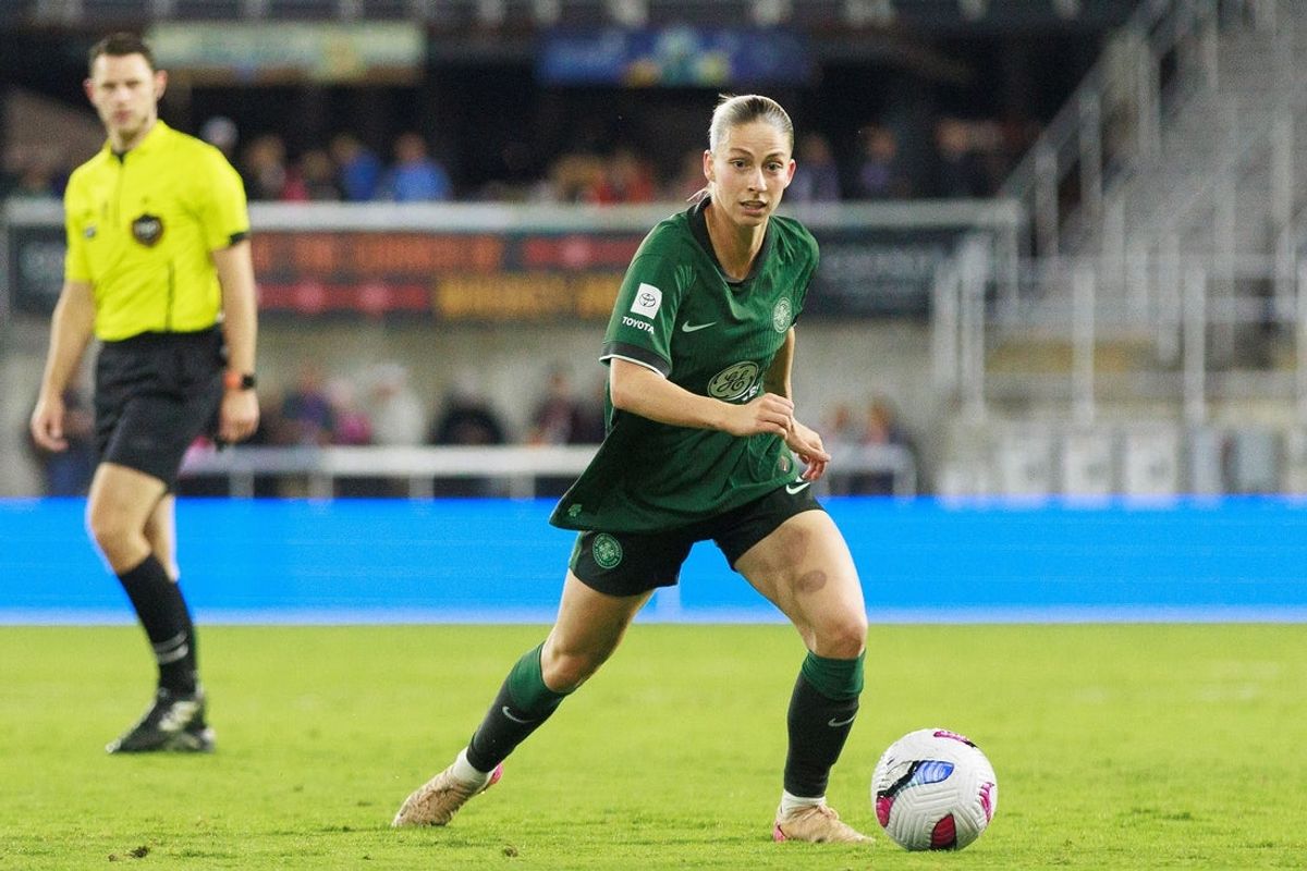 Oct 10, 2025; Louisville, Kentucky, USA;  Racing Louisville FC defender Ella Hase (6) juggles the ball during the first half against Chicago Stars FC at Lynn Family Stadium. Mandatory Credit: EM Dash-Imagn Images