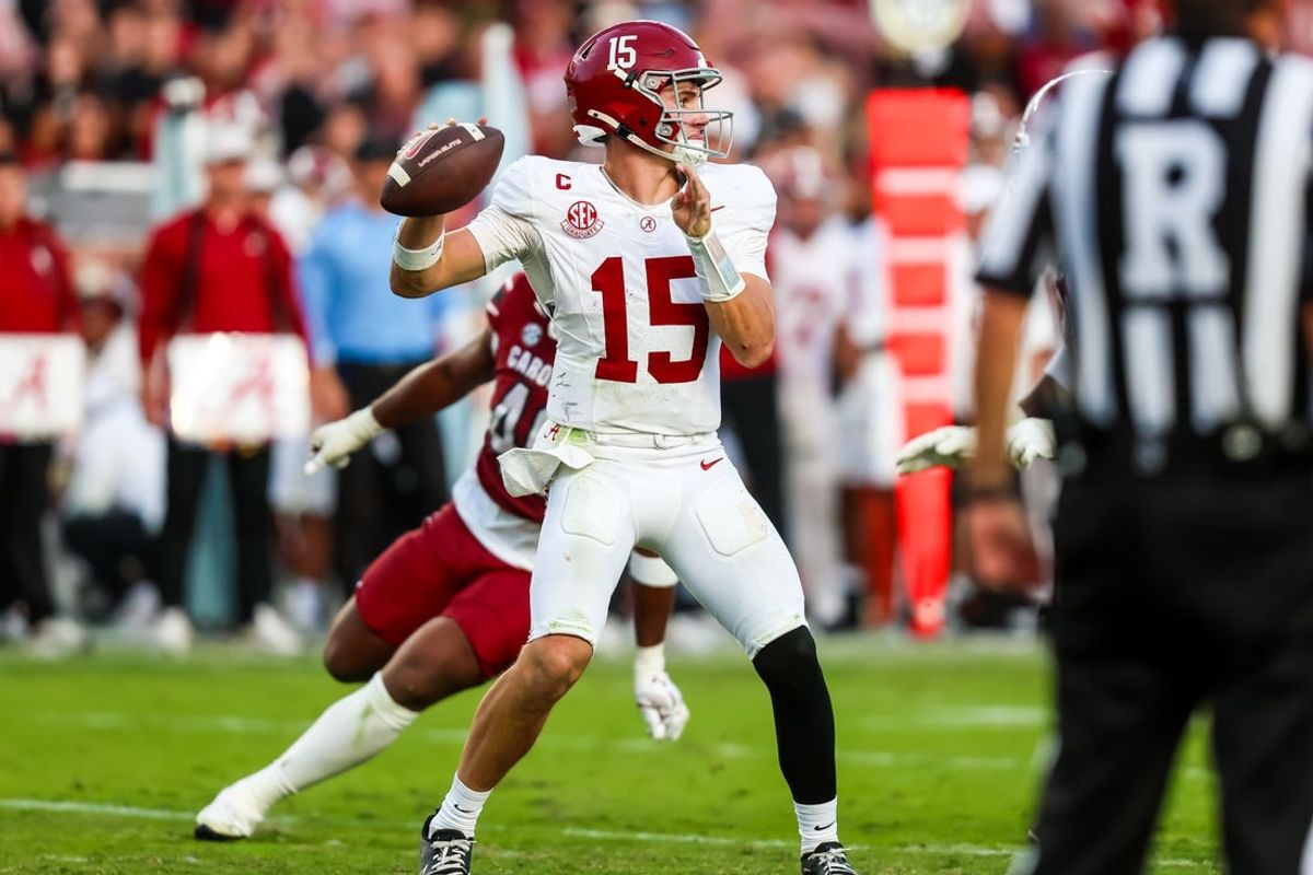 Oct 25, 2025; Columbia, South Carolina, USA; Alabama Crimson Tide quarterback Ty Simpson (15) passes against the South Carolina Gamecocks in the second half at Williams-Brice Stadium. Mandatory Credit: Jeff Blake-Imagn Images