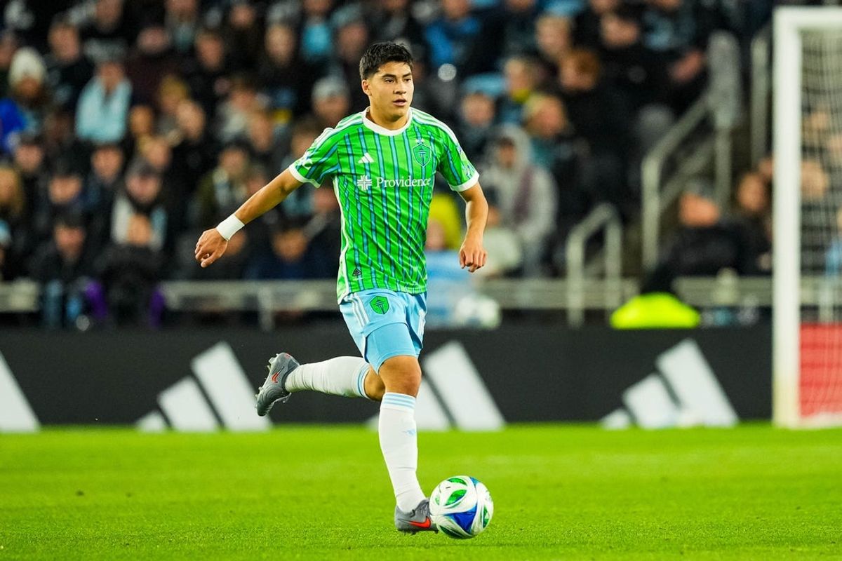 Oct 27, 2025; Saint Paul, Minnesota, USA; Seattle Sounders midfielder Obed Vargas (18) looks to pass during the first half against Minnesota United at Allianz Field. Mandatory Credit: Brace Hemmelgarn-Imagn Images