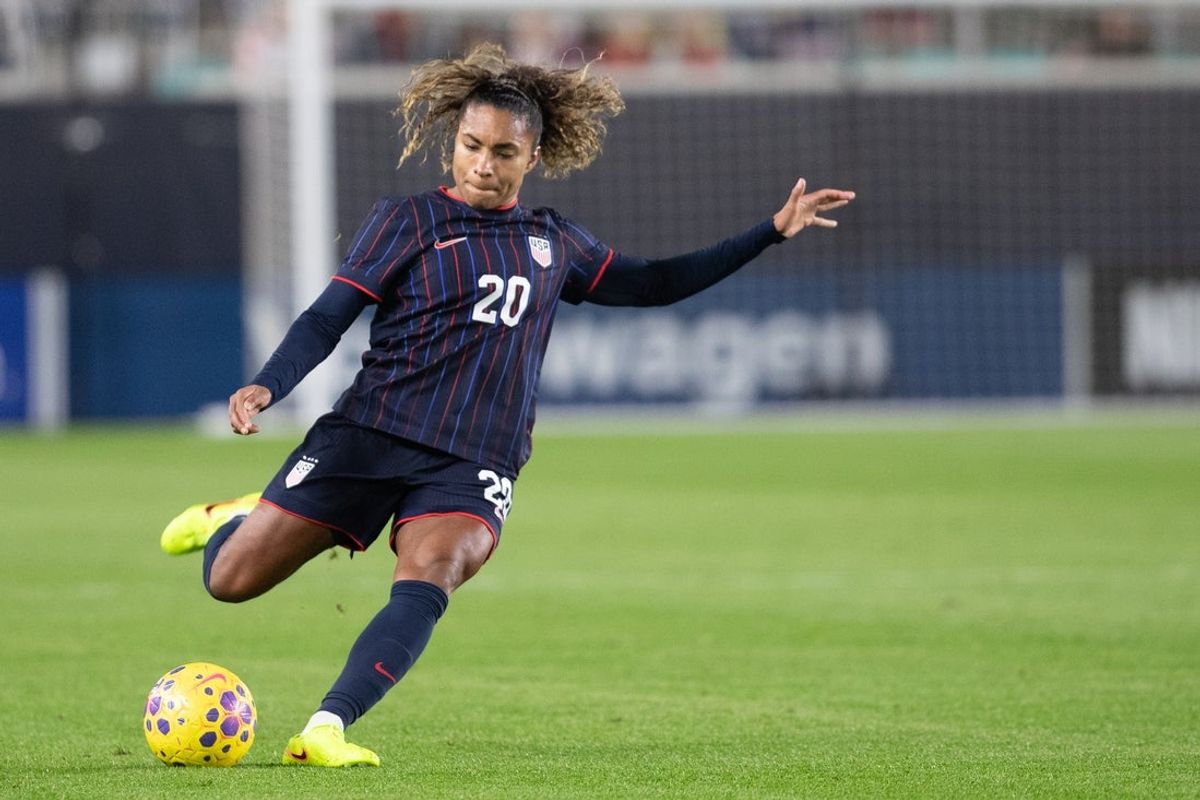 Oct 29, 2025; Kansas City, Missouri, USA; USA midfielder Catarina Macario (20) kicks the ball during the first half of the match against New Zealand at CPKC Stadium. Mandatory Credit: Kylie Graham-Imagn Images