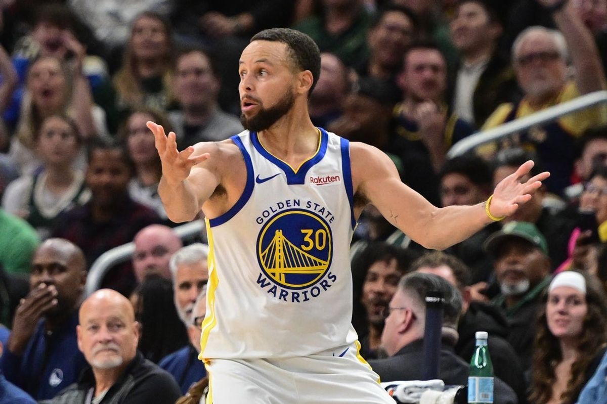 Oct 30, 2025; Milwaukee, Wisconsin, USA;  Golden State Warriors guard Stephen Curry (30) reacts in the 4th quarter against the Milwaukee Bucks at Fiserv Forum. Mandatory Credit: Benny Sieu-Imagn Images
